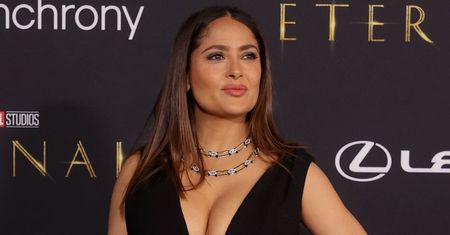 Olśniewająca Salma Hayek z 14-letnią córką pozuje w blasku fleszy na premierze w Hollywood (ZDJĘCIA)