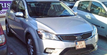 KIA Cee'd po facelifcie przyłapana całkiem naga