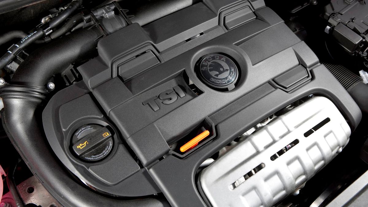 Silnik 1.4 TSI to kontrowersyjna jednostka napędowa. Wiele pozytywnych i negatywnych opinii się miesza, bo są trzy wersje, w tym jedna bardzo nieudana.