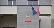 Komunikaty Komendy Powiatowej Policji w Malborku. Graffiti na wagonach, niebezpieczna jazda na hulajnodze, uszkodzone stragan i auto