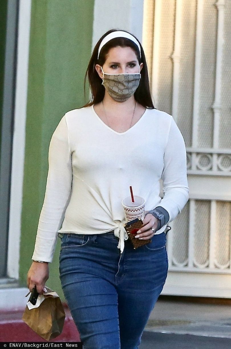 "Zwyczajna" Lana del Rey odbiera jedzenie na wynos