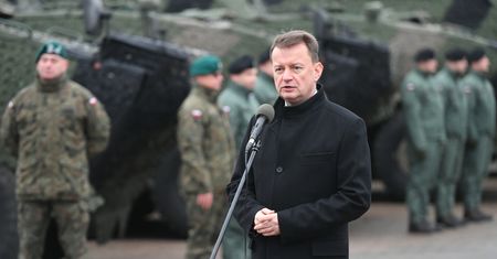 Błaszczak podjął decyzję. Są dymisje po ucieczce żołnierza na Białoruś
