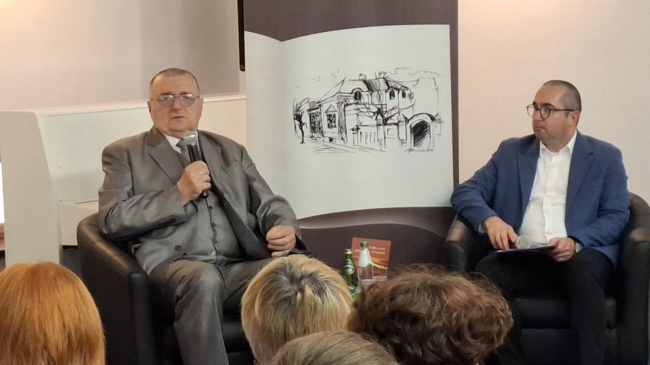 Spotkanie z Marianem Grotowskim, pisarzem z Radomska, podczas promocji jego najnowszej powieści