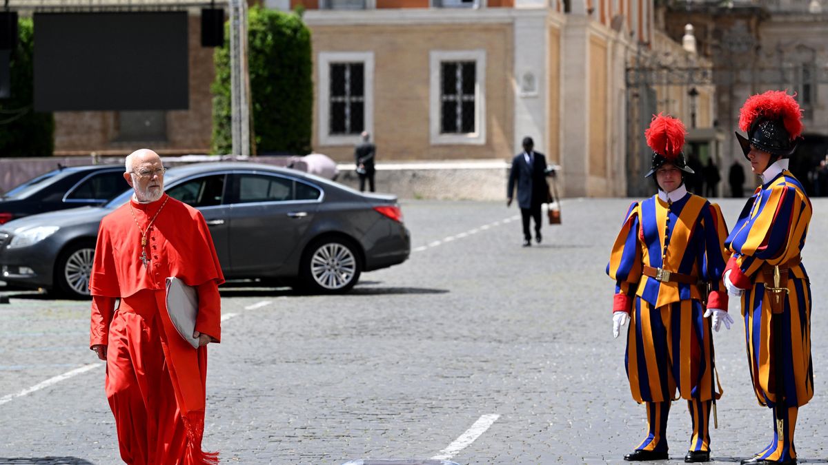 Kardynałowie w środę o godz. 15 rozpoczną głosowanie nad wyborem