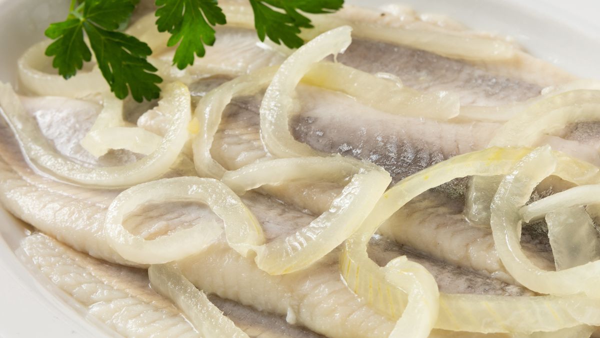 Zbyt krótkie moczenie śledzi to najczęstszy błąd 