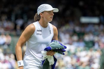 Świątek zasłynęła z "afery ręcznikowej". Teraz pomoże to WOŚP