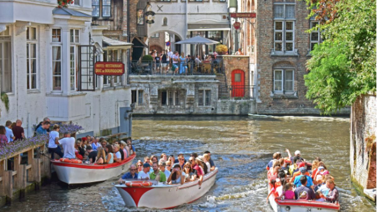 Turyści są zarówno błogosławieństwem, jak i przekleństwem Brugii