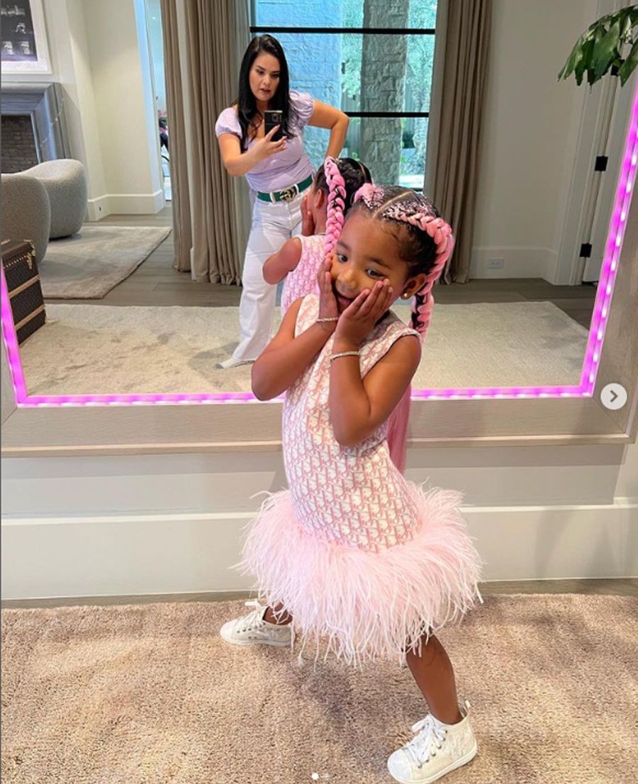 Niania dzieci Khloe Kardashian ujawnia kulisy swojej pracy