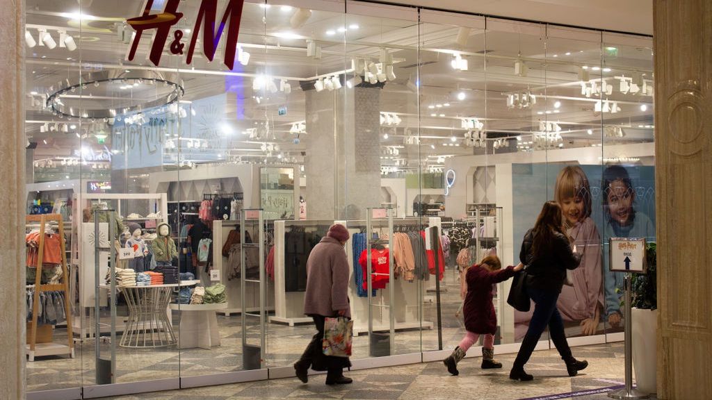 Jeden z zamkniętych sklepów sieci H&M w Moskwie