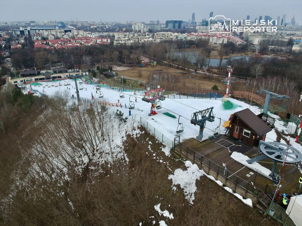 Warszawa: Kursy na Szczęśliwicach reklamowane mimo zamknięcia stoku