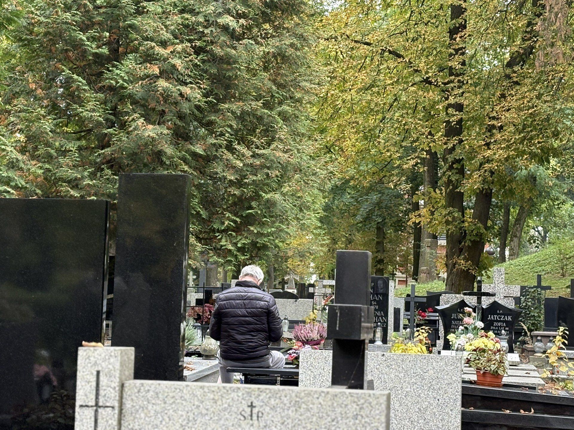 Płyn do naczyń - delikatny środek do codziennego czyszczenia granitu i lastryka.