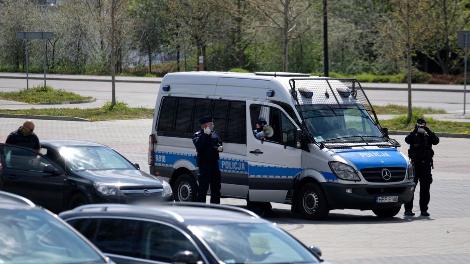 Płock. Policjanci zatrzymali 18 mężczyzn. Podejrzani usłyszeli m.in. zarzut prezentowania małoletniej treści pornograficznych / foto ilustracyjne