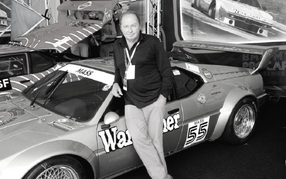 Rennlegende Jochen Mass mit 78 Jahren verstorben nach Schlaganfall