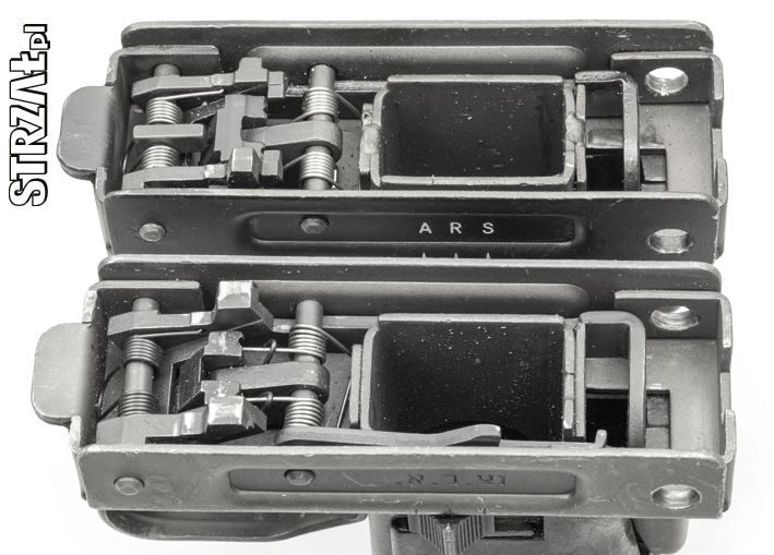 Porównanie mechanizmów spustowych Mini Uzi strzelającego z zamka otwartego (poniżej) i zamkniętego (widoczny brak dźwigni blokady zamka wzdłuż lewej ściany obudowy).