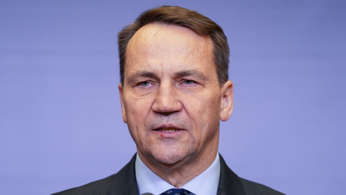 Radoslaw Sikorski Poland's Minister of Foreign Affairs during press conference in Warsaw, Poland on December 09, 2024. (Photo by Foto Olimpik/NurPhoto via Getty Images)