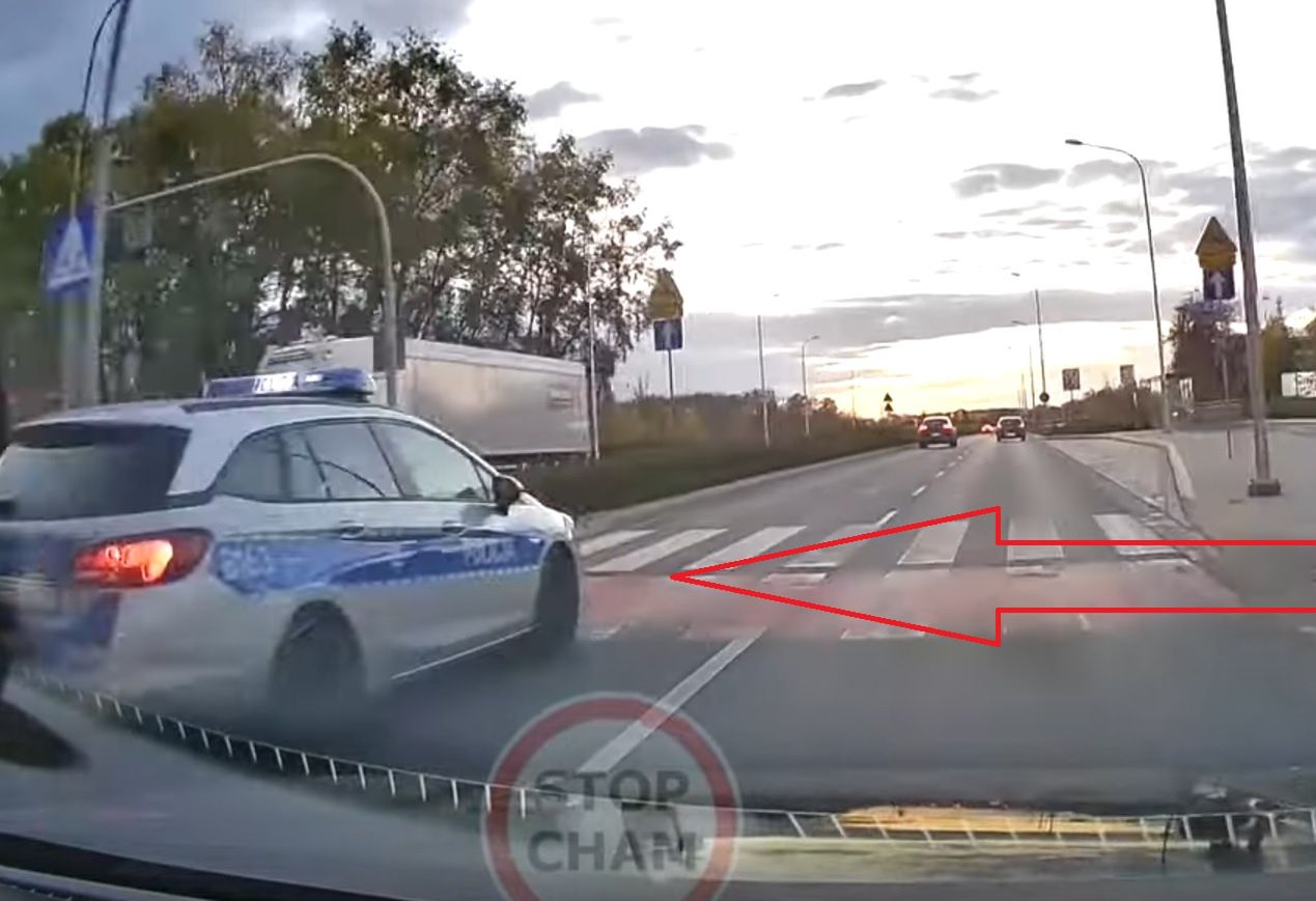 Policjanci przyłapani na drodze. Wszystko się nagrało, ludzie oburzeni