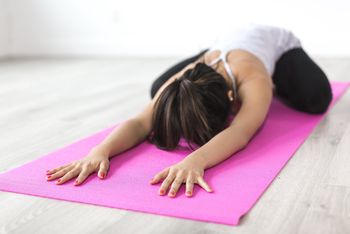 Wakacyjna joga w Fosie Miejskiej. W sierpniu Marta Lewandowska poprowadzi bezpłatne zajęcia dla głogowian