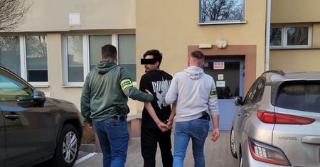 Pomalowali wagony w metrze w Warszawie. Areszt dla Hiszpanów