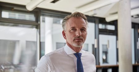 Koszule męskie – jak i z czym je nosić, żeby wyglądać modnie i elegancko?