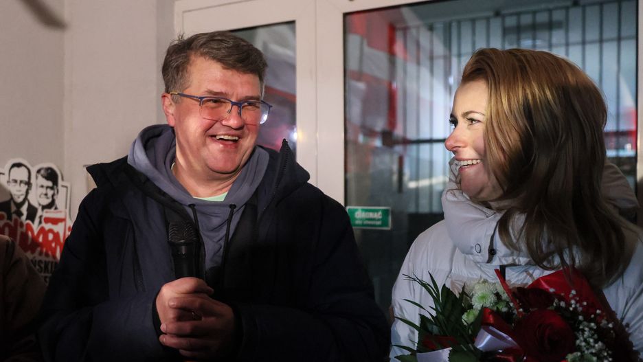 Maciej W�sik, Romualda W�sik
Leszek Szyma�ski
Maciej W�sik, Manifestacja, Mariusz Kami�ski, pikieta, protest, Zak�ad Karny, ZK, w przytu�ach starych, karny, u�askawienie, uwolnienie, wi�zienie, zak�ad