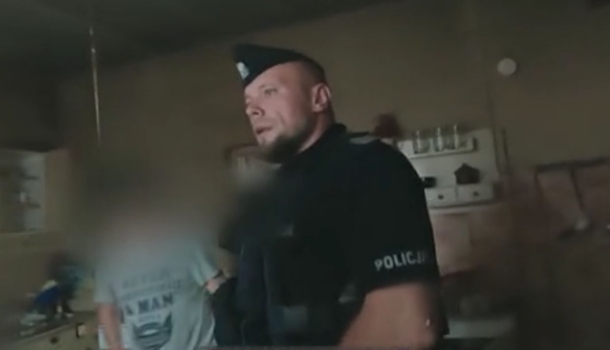 "Odcięty jest kabel". Seniorka w więzieniu. Weszli do mieszkania