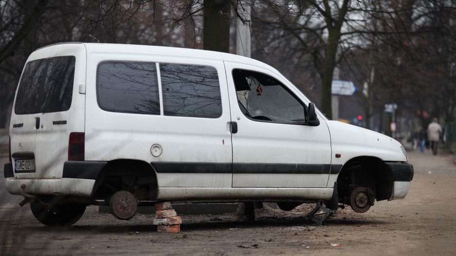 Francja: Dzieci zostawili dzieci rozgrzanym aucie. Powód? Były "nieznośne"