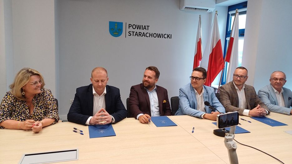 W Starachowicach podpisano porozumienie otwierające drogę do rewitalizacji zabytkowej linii kolejowej na trasie Starachowice – Iłża.