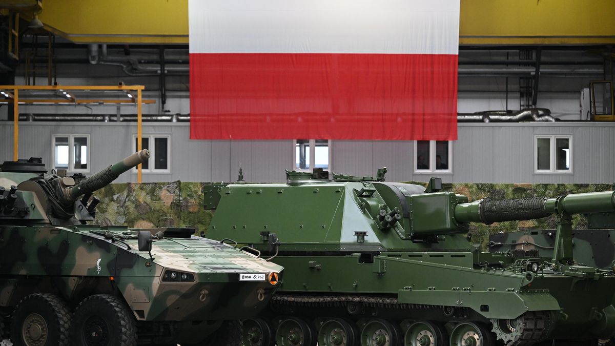 Samobieżny moździerz Rak oraz armatohaubica Krab w Hucie Stalowa