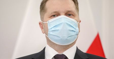 Przemysław Czarnek naciska na powrót do szkół? "Nie tylko on"