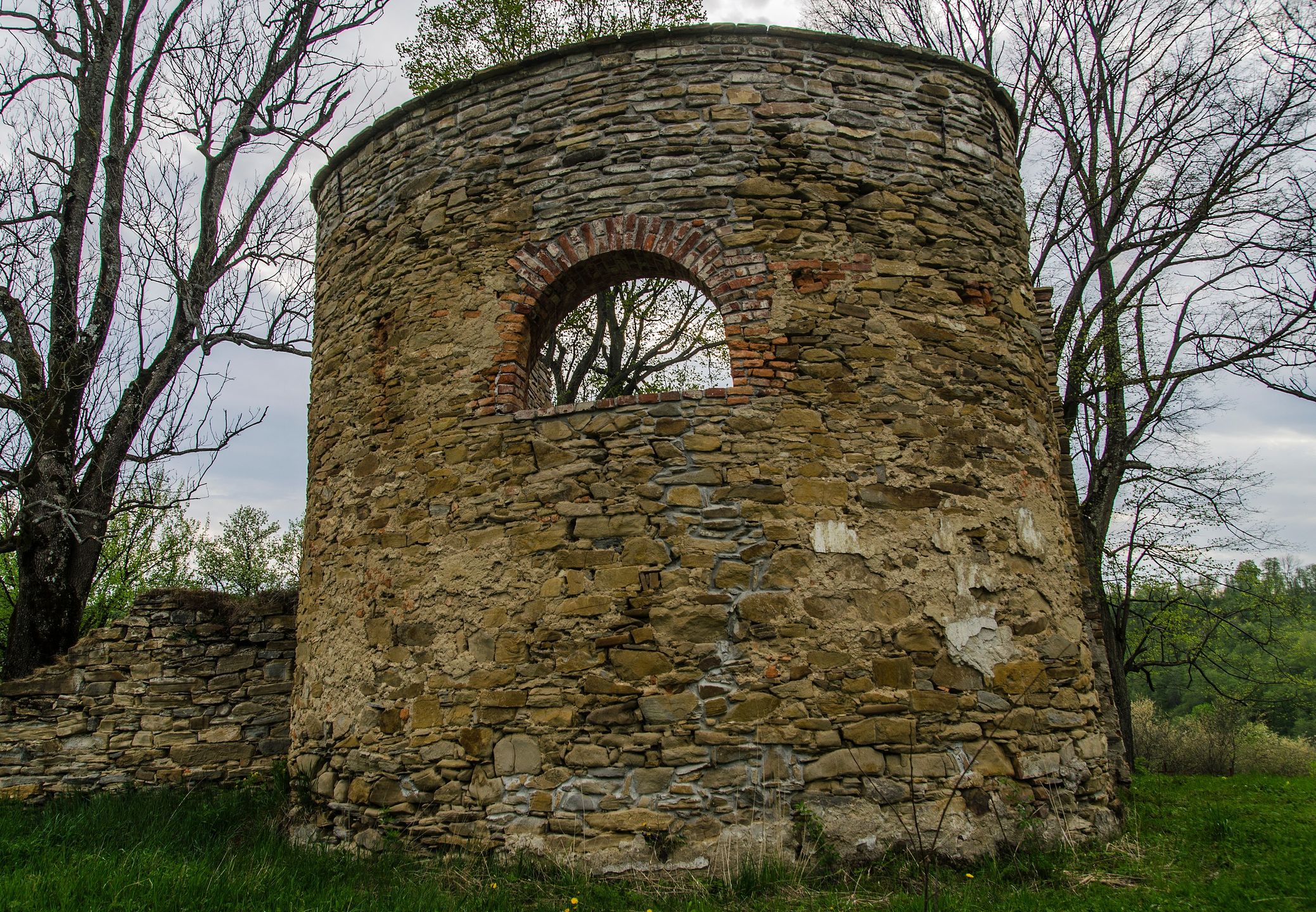 Jedyne, co zostało po dawnej wsi Krywe, to ruiny cerkwi
