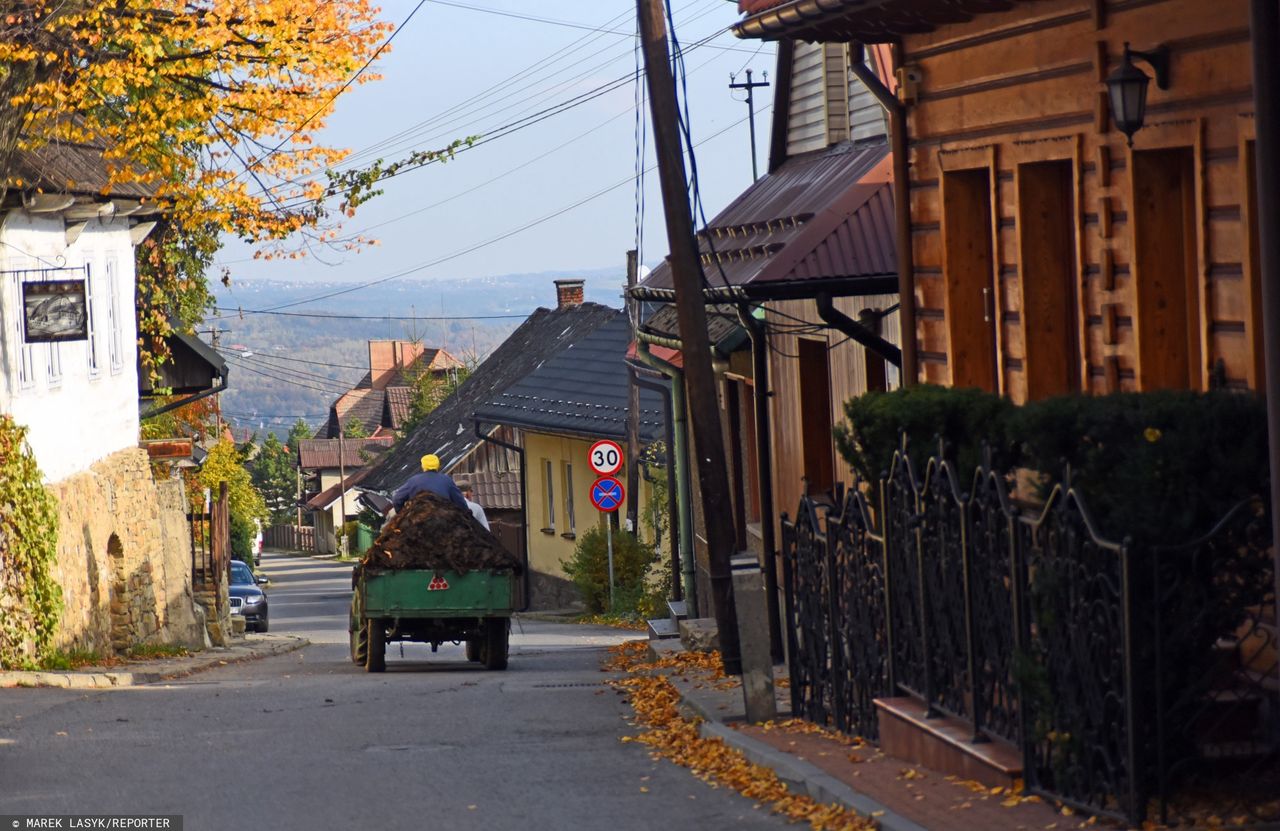 Lanckorona. Ostry spór z wójtem. "Pracujesz w urzędzie, masz mnie bronić"