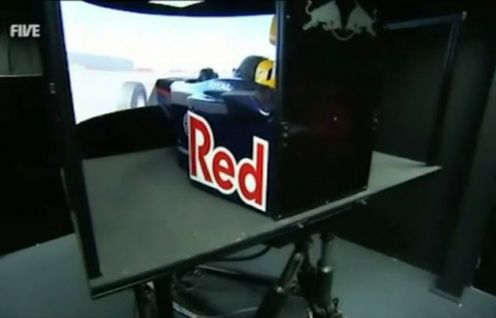 Plato czy Coulthard - kto lepszy w symulatorze Red Bull F1? [wideo]