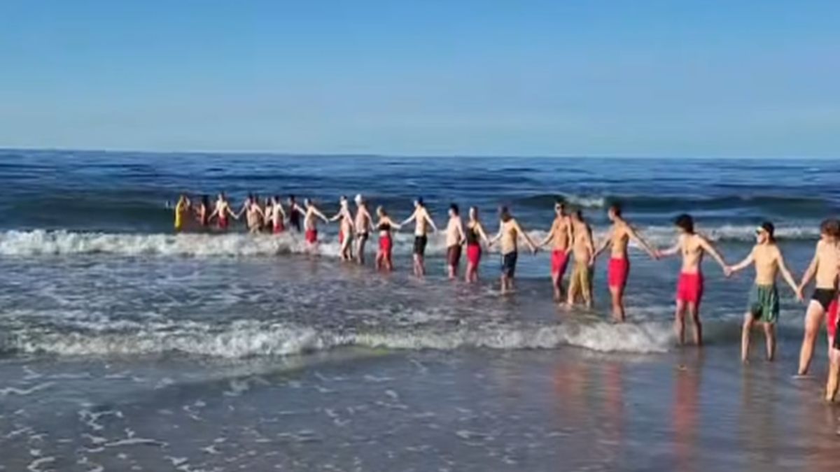 Łańcuch życia w Łebie.