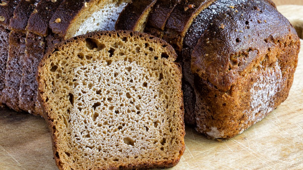 Po rozmrożeniu chleb żytni pomaga zrzucić zbędne kilogramy