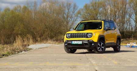 Jeep Renegade Trailhawk wjedzie w teren, ale w mieście nie czuje się tak pewnie