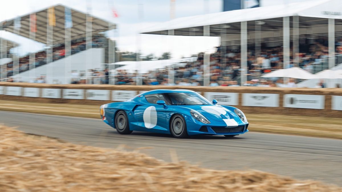 AGTZ Twin Tail w Goodwood