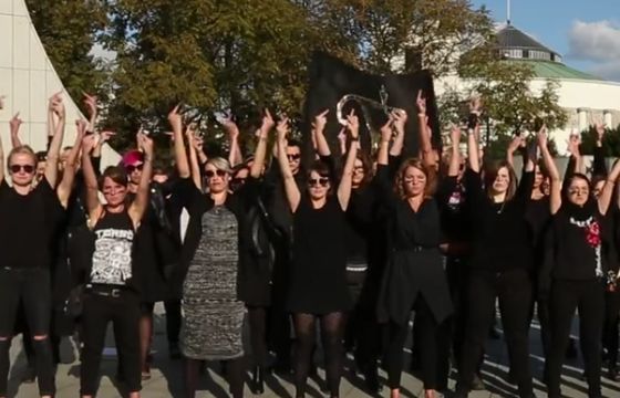 Agencje marketingowe nie komentują udziału pracownic w strajku przeciw zakazowi aborcji, OMD popiera protesty