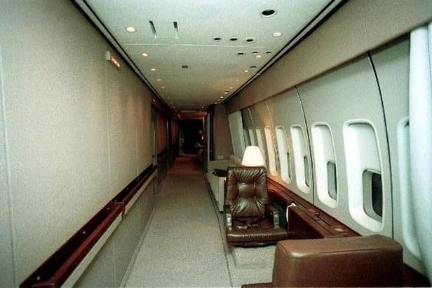 Niezwykłe konstrukcje [cz. 16]. Air Force One i E-4 - powietrzne centrum dowodzenia 12
