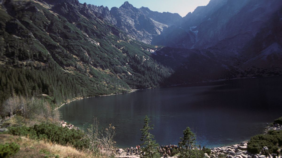 Turyści odpalili nad Morskim Okiem race