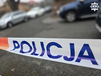 Krwawa szarpanina na dworcu w Cieszynie. 44-latek miał kilkukrotnie ugodzić nożem 42-latka