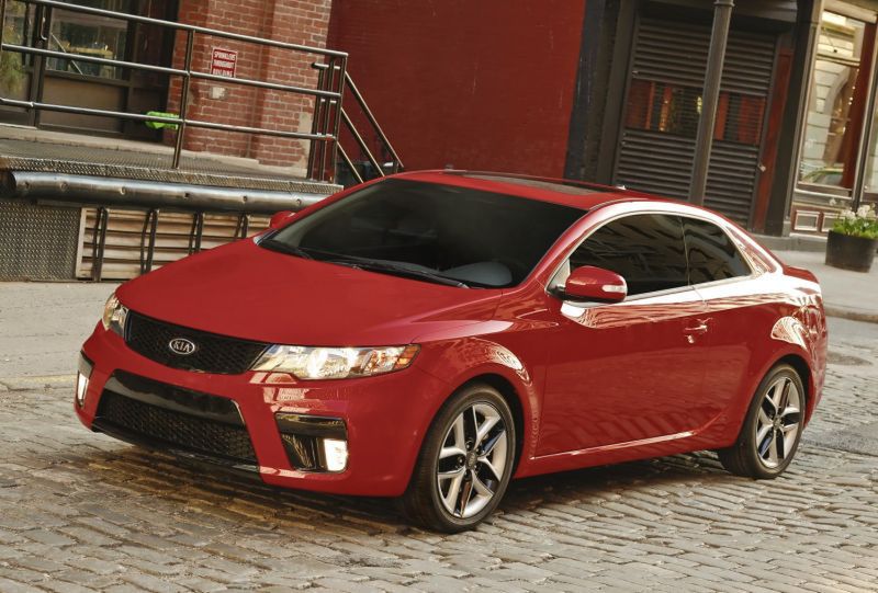 2010-Kia-Forte-Koup-35