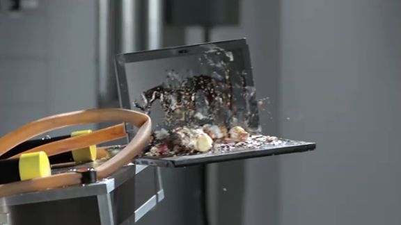 Google niszczy swój nowy komputer [wideo] 1