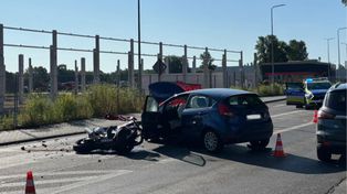 Tragiczne zderzenie motocyklisty z samochodem osobowym. Kierujący jednośladem zginął na miejscu