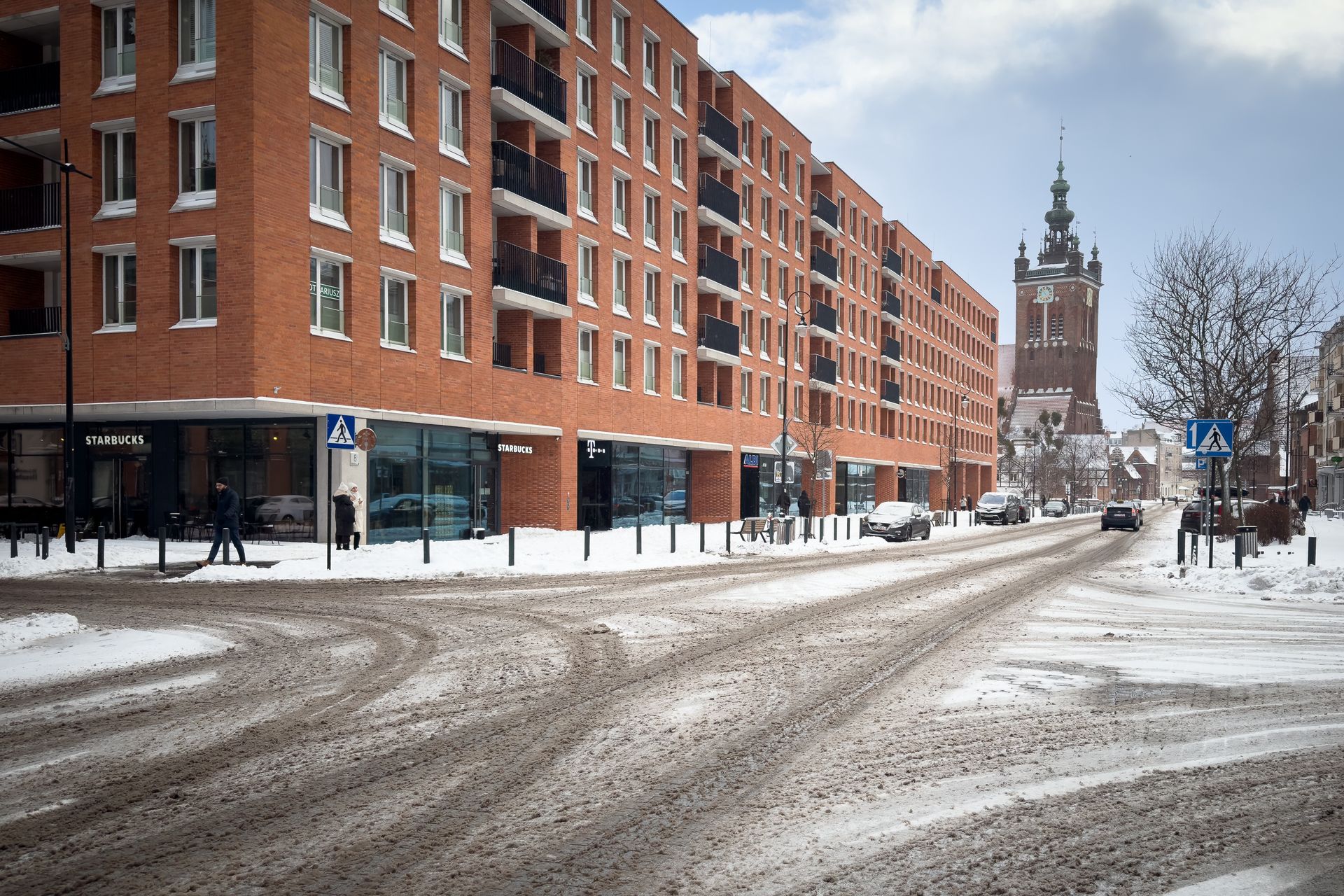 Pomorskie: drogi przejezdne, lokalnie błoto pośniegowe. Zderzenie czterech aut na DK20
