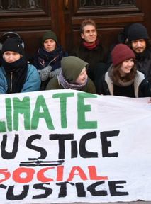 Greta Thunberg acts again. This time, in front of Riksdag