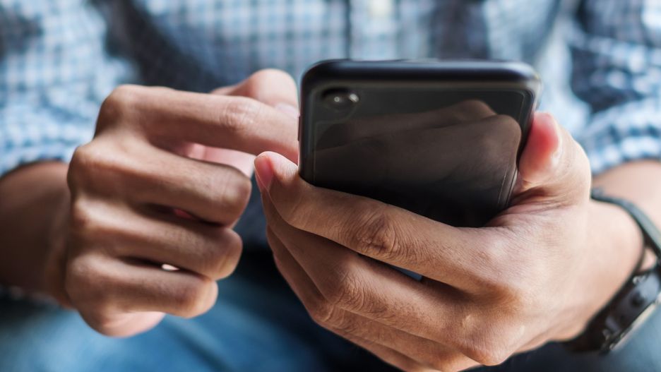 Jak sprawdzić, czy telefon jest na podsłuchu? / zdjęcie poglądowe