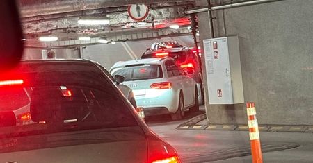 Pilna ewakuacja VIVO! Lublin. Setki osób przed galerią, na miejsce jadą służby [ZDJĘCIA]