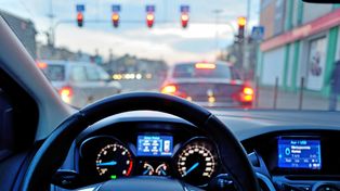Ostrowiec Świętokrzyski: Miała blisko 3 promile, uderzyła w auto i odeszła pieszo. 38-latka odpowie przed sądem