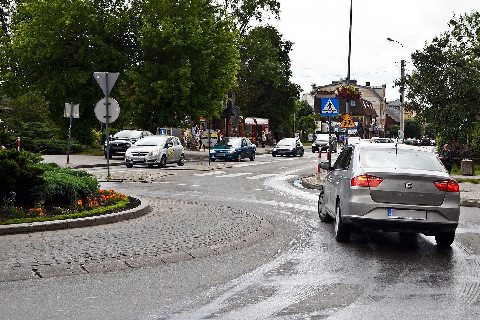 Kierunkowskaz na rondzie