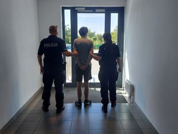 Ugodził nożem 31-latka po awanturze na osiedlu. 18-latek z Łańcuta trafił do aresztu
